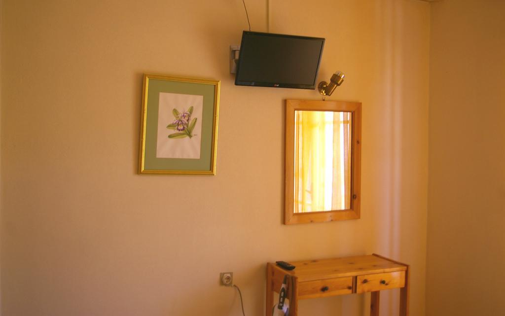 Angeliki Aparthotel Vitaládes Exteriör bild