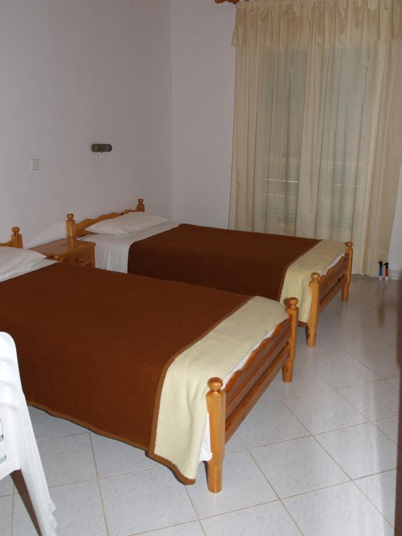 Angeliki Aparthotel Vitaládes Rum bild